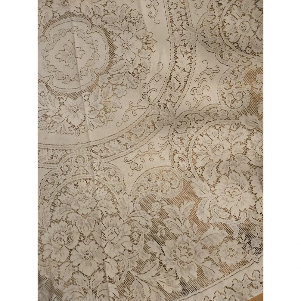 Vintage Lace Tablecloth 80 X 69 White Floral Medallion Rectangle Quaker
